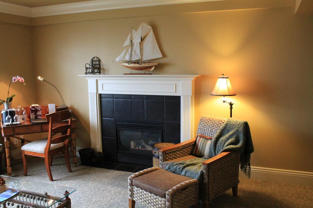 Harbour House Hotel Niagara-on-the-Lake Eksteriør billede